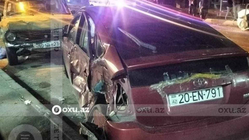 Xətaidə dörd avtomobil zəncirvari qəzaya uğrayıb – VİDEO