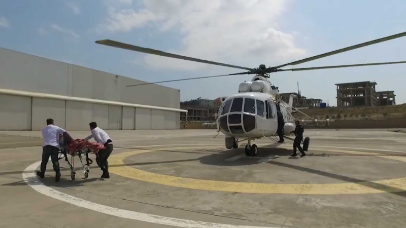 Laçında yol qəzasında yaralanan şəxslər Bakıya helikopterlə gətiriliblər - VİDEO