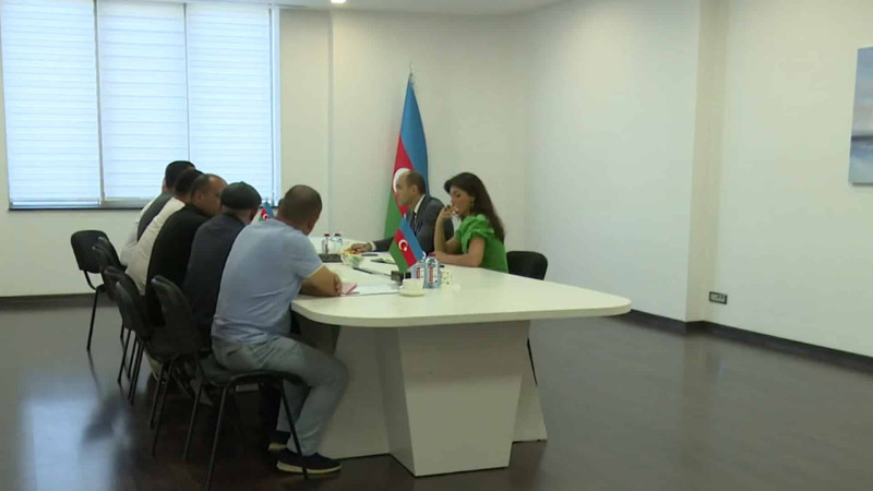 Hava Limanına bəzi sürücülər buraxılmırlar: AZAL şikayəti dinləyib – VİDEO