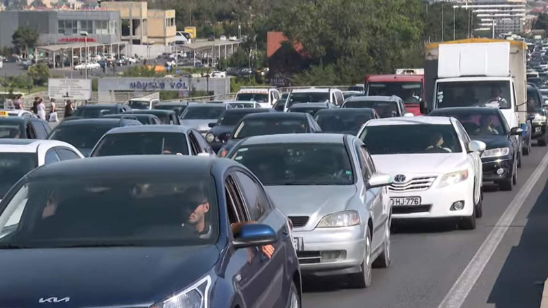 Bakıda tıxaclara səbəb olan sürücülər cərimələnəcəklər – VİDEO