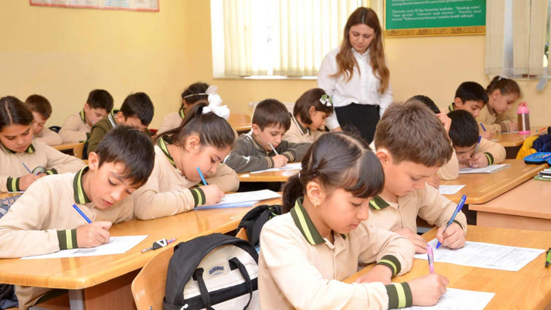 Paytaxt məktəblərində Azərbayacan dili üzrə yoxlamalar keçirilib