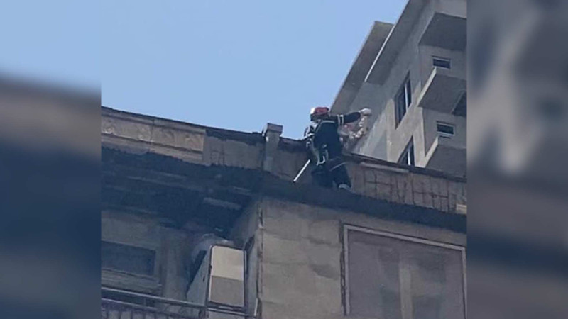 Nizami rayonunda beşmərtəbəli yaşayış binasında yanğın olub