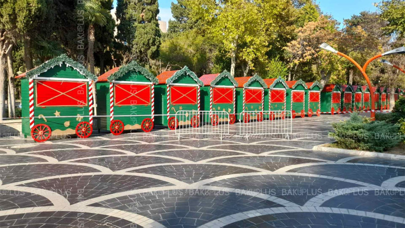 Bakının mərkəzində Yeni ilə hazırlıqlara başlanılıb
