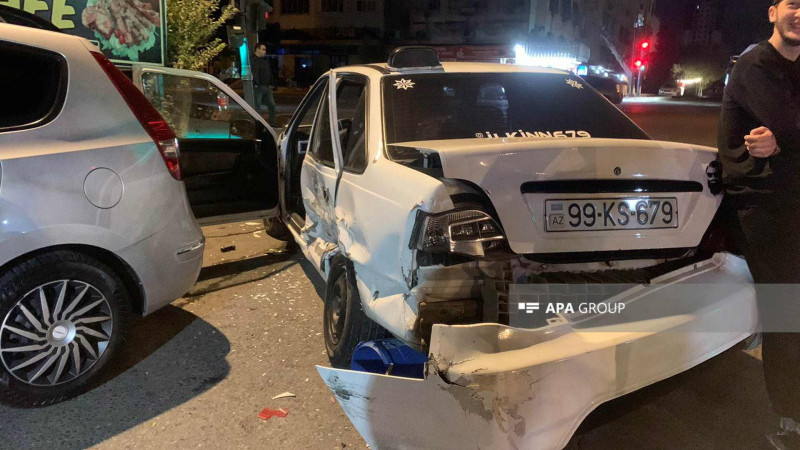 Yasamalda 3 avtomobil toqquşub