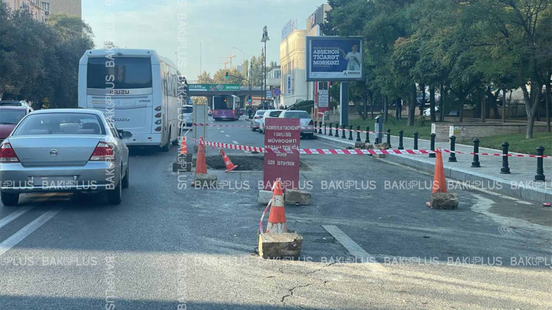 Nəsimi rayonunda qazılan çuxur avtomobillərə maneə törədir