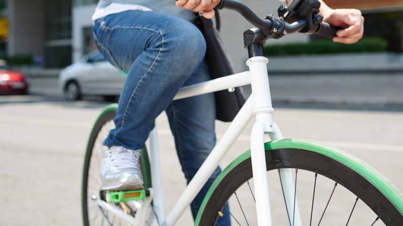 Xətai rayonunda velosipedçi avtomobillə toqquşub