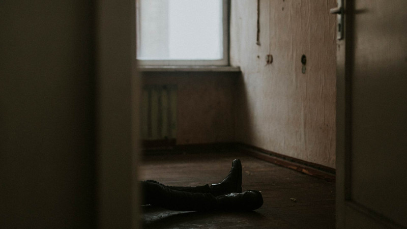 Xəzər rayonunda yanmış mənzilin içərisində meyit tapılıb