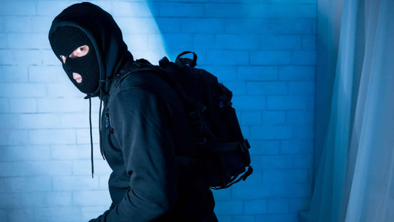 Xəzər rayonunda evlərdən silsilə oğurluqlar edən şəxs saxlanılıb