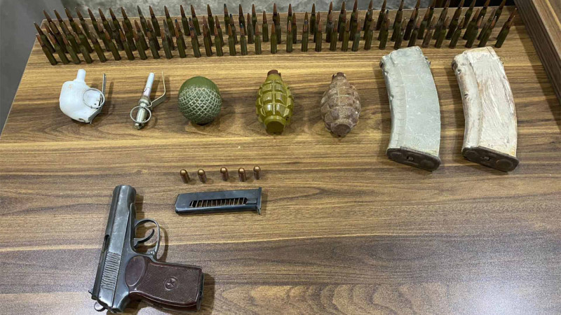 Xətai sakini silah-sursatı polisə könüllü təhvil verib