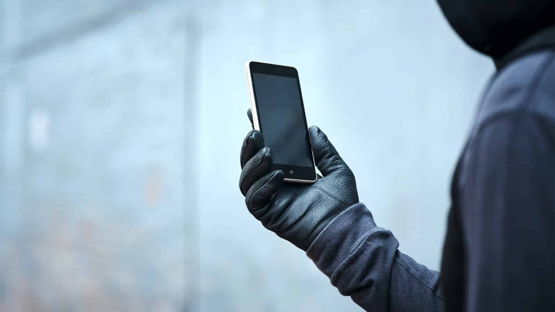 Bakıda təndirçinin telefonunun oğurlanması anı kameralara düşüb – VİDEO
