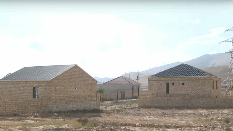 Xocəsəndə ailə aldığı torpaqda ev tikə bilmir