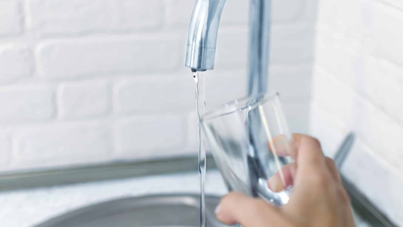 Buzovnada sakinlər içməli suyun olmamasından şikayət edirlər