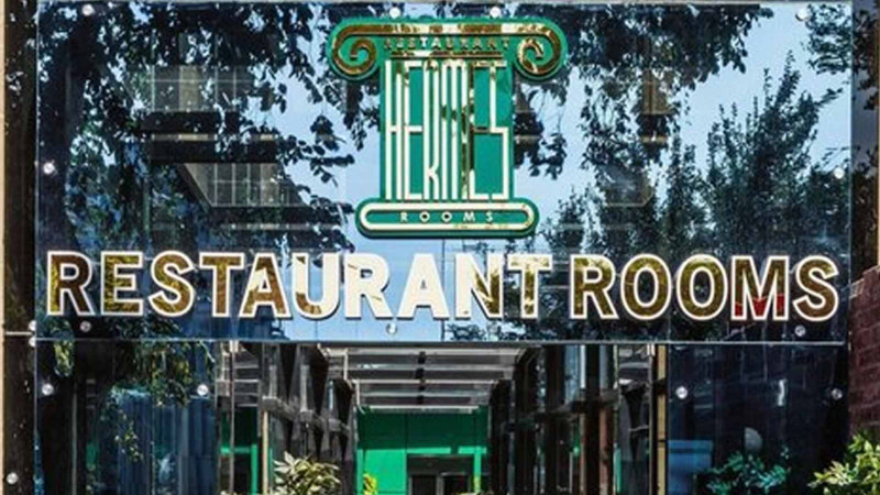Bakı restoranında qızıl qolbaqla ödəniş etmək istəyən gəncin məhkəməsi olub