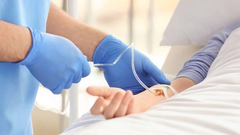 Nərimanovda gənc qız yol qəzasına düşüb