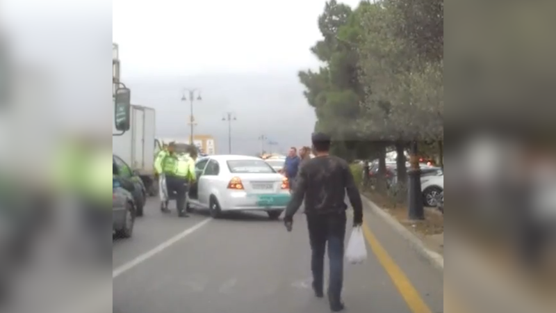 Bakıda sürücü polisin əmrinə tabə olmayaraq müqavimət göstərib – VİDEO
