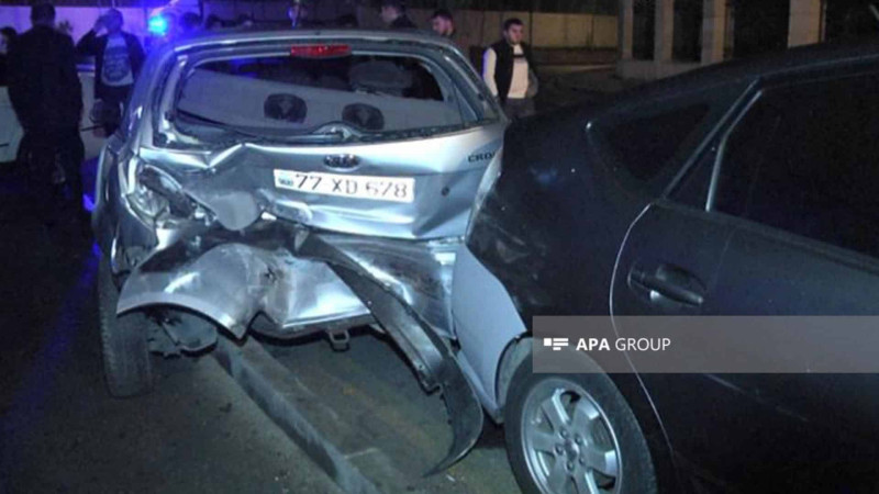 Xətaidə qəzada 3 maşın və darvazaya ziyan dəyib