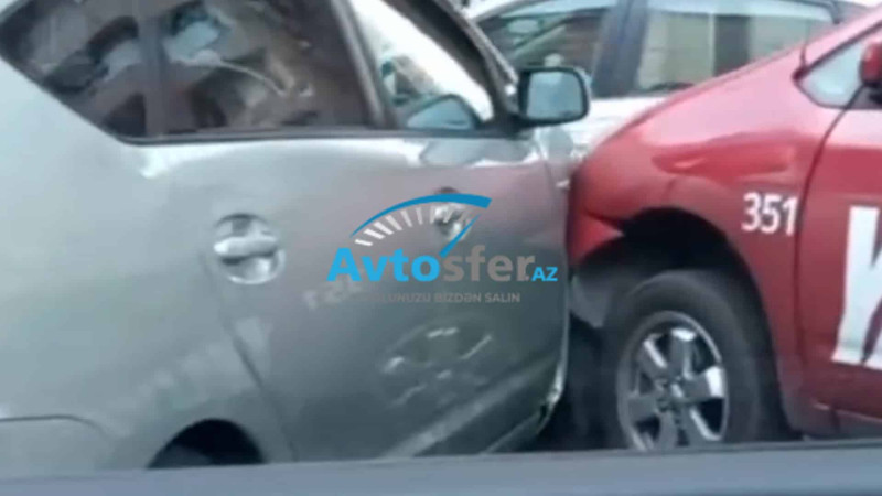 Yasamalda iki “Prius” toqquşub - VİDEO