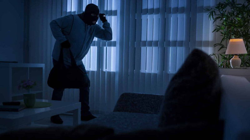 Buzovna qəsəbəsində 5000 manat dəyərində oğurluq edilib