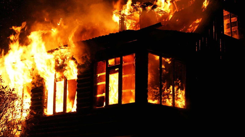 Maştağada bir nəfər yaşadığı evi yandırmaqda şübhəli bilinir