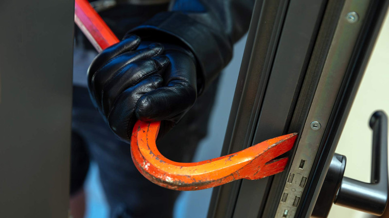 Səbail rayonunda bərbərxanadan oğurluq hadisəsi baş verib