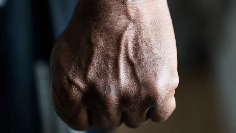 Bakıda müştərilər kafe sahibini və ofisiantı döyüblər