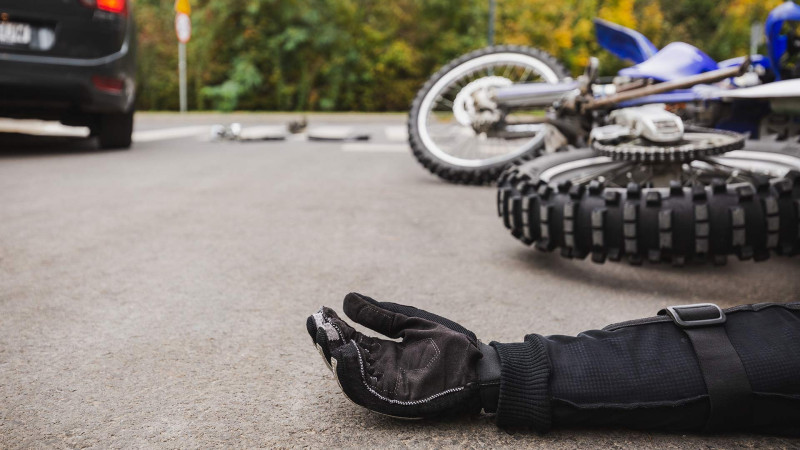 Qaradağda 17 yaşlı motosikletçi qəzaya düşüb
