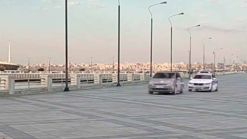 Bulvarda “Prius” dənizə düşüb? – VİDEO