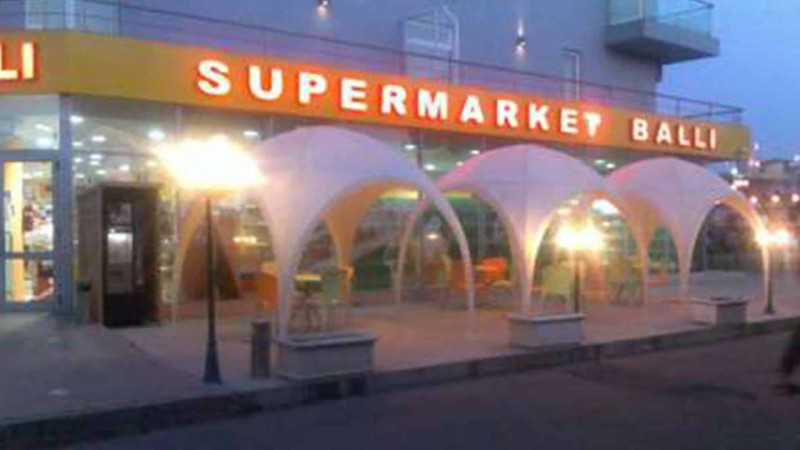 “Ballı” marketinin yiyəsini öldürmək istəyən şəxsin məhkəməsi başlayır