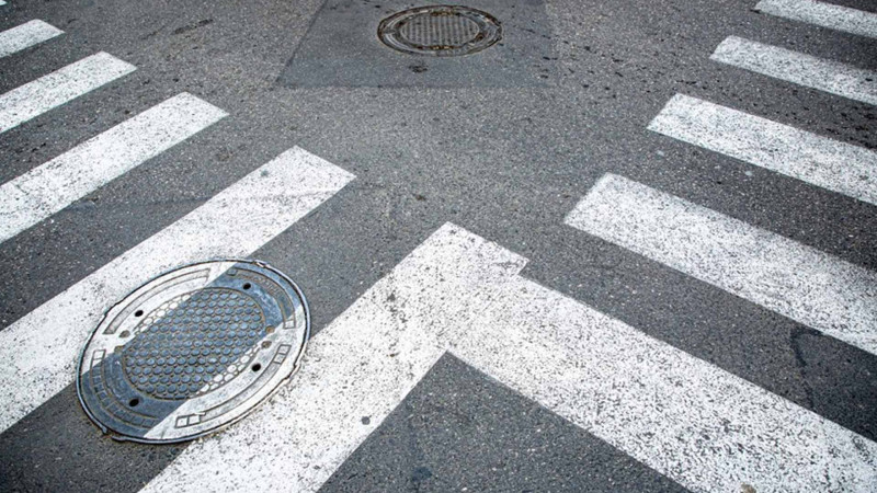 Xəzər rayonunda 57 yaşlı qadını avtomobil vurub