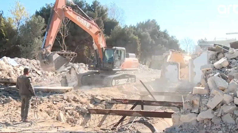 Nərimanovda evləri sökülən sakinlər kompensasiyadan narazıdırlar