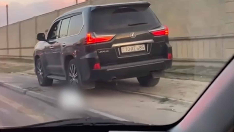Bakıda tıxacda durmaq istəməyən sürücülər piyada səkisi ilə sürdülər – VİDEO