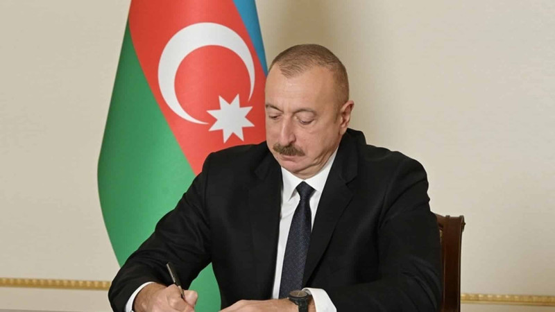 Mərkəzi Seçki Komissiyası İlham Əliyevin prezidentliyə namizədliyini qeydə alıb