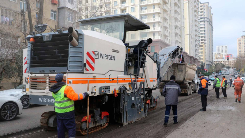 Yasamalda küçələrin birində abadlaşdırma aparılır