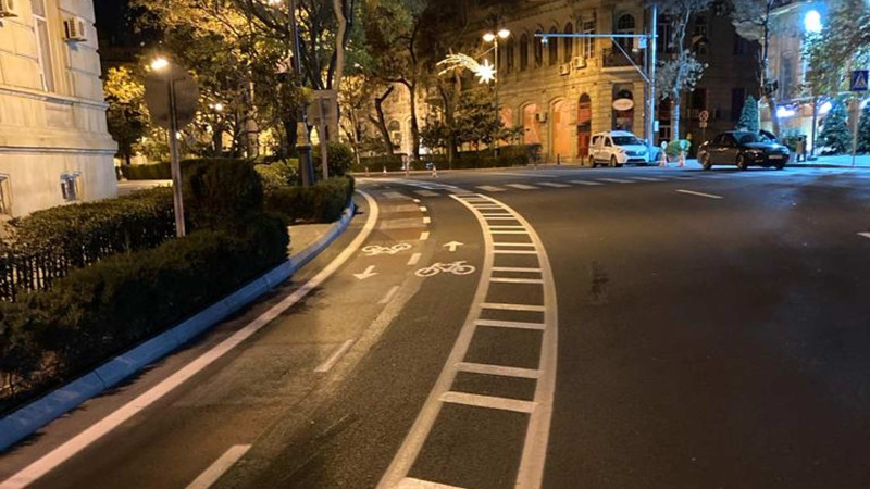 Bakının mərkəzində velosiped yollarının salınmasına başlanılıb – FOTO