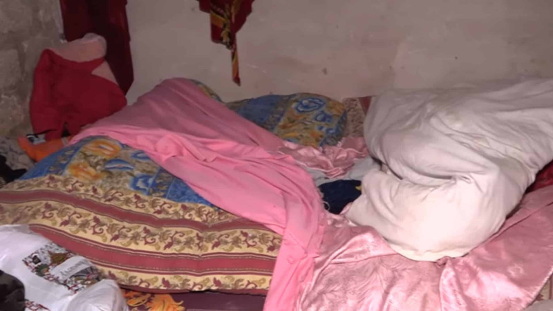 Zabratda yaşlı qadın qızı və 3 nəvəsi ilə soyuq daxmada yaşayır – VİDEO