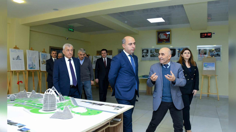 Emin Əmrullayev BMU-nu ziyarət edib