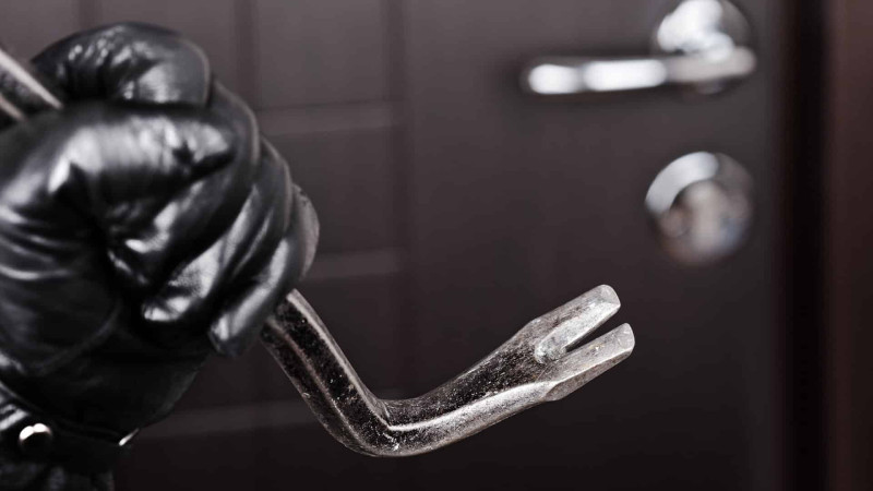 Binə qəsəbəsində bir nəçə evdən oğurluq edilib