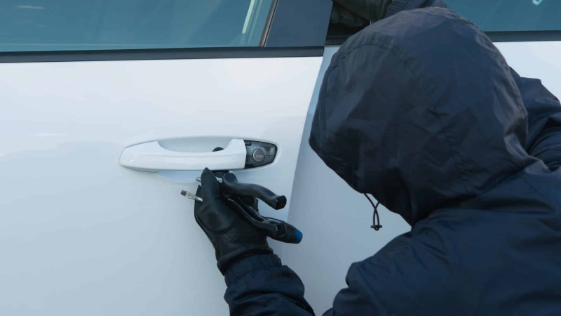 Xətaidə “Mercedes” oğurlanıb