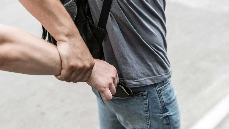 Badamdarda oğurluq hadisəsi baş verib