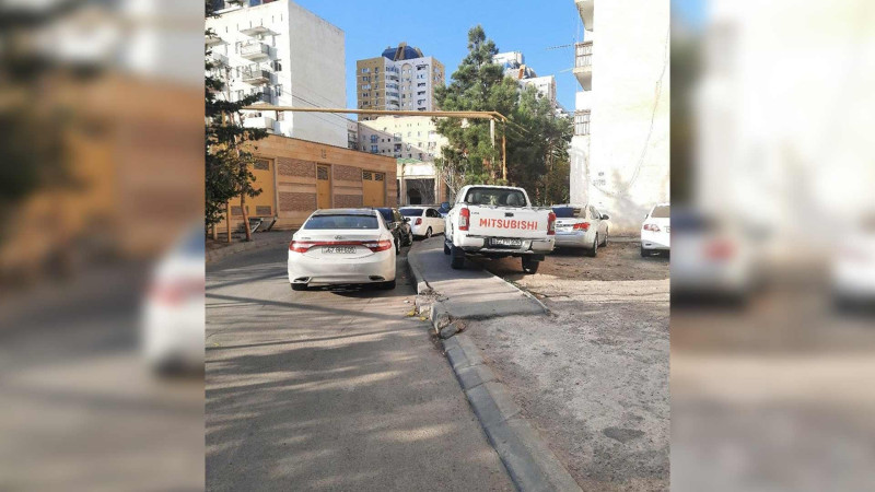 Pullu parkinqin fəsadları: Xətai məhəllələri avtomobillərlə doludur