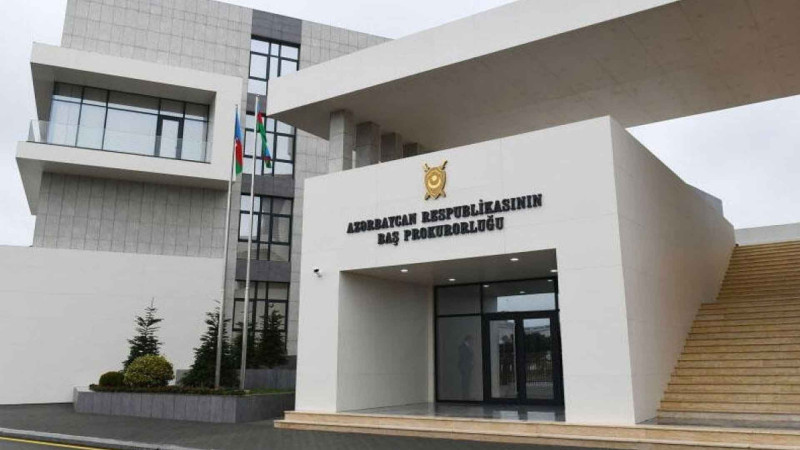 Bakıda intihar edən kişini oğlu öldürüb?