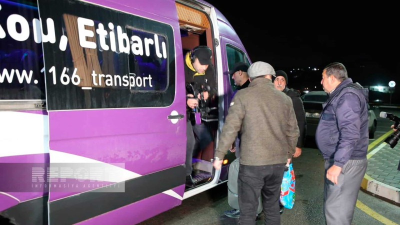 Daha 20 ailə Bakıdan Laçına köçürülüb