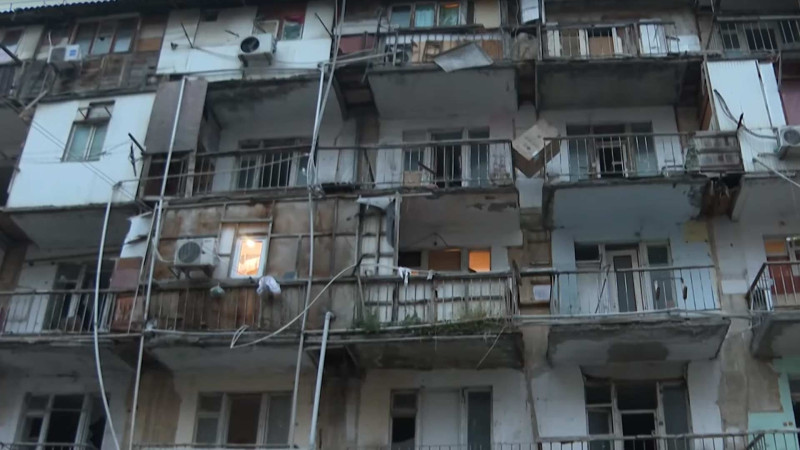 Bakıda qəzalı binalar təhlükəlidirmi? - VİDEO