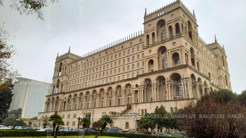 Alman əsirlərinin inşa etdiyi Hökumət Evi