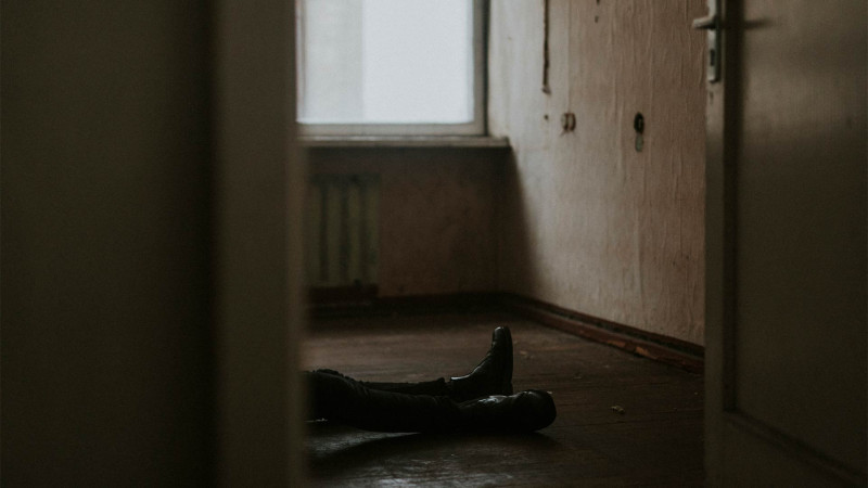 Nərimanovda mənzildə bağlı qapı arxasında qalmış meyit aşkarlanıb