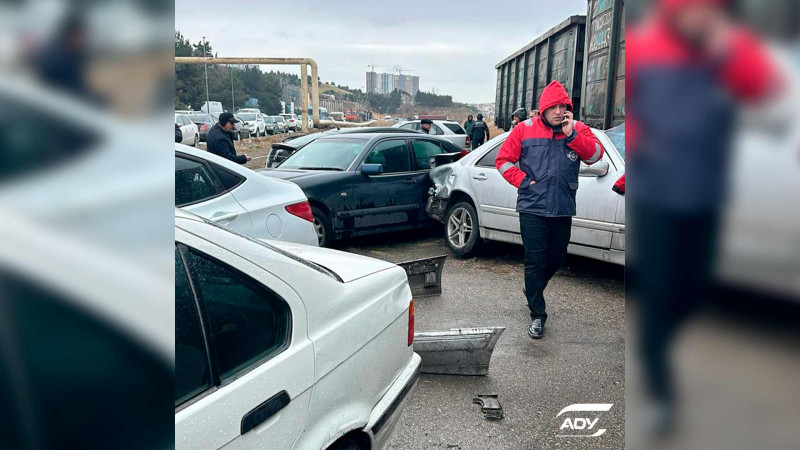 Maşın qatara ilişib: 7 avtomobilə ziyan dəyib