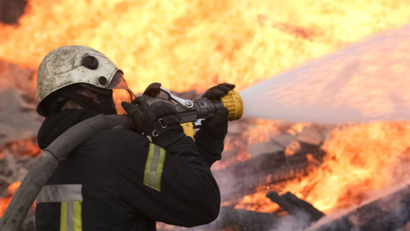 Nərimanovda yanğın: elektrik lövhəsi yanıb