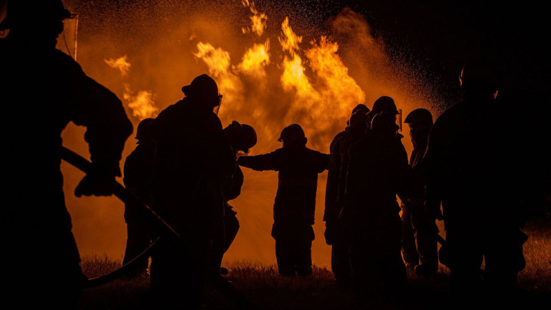 Xətai rayonunda birmərtəbəli ev yanıb