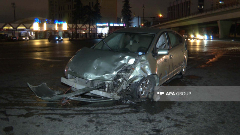 “20 Yanvar” dairəsində iki “Prius” toqquşub