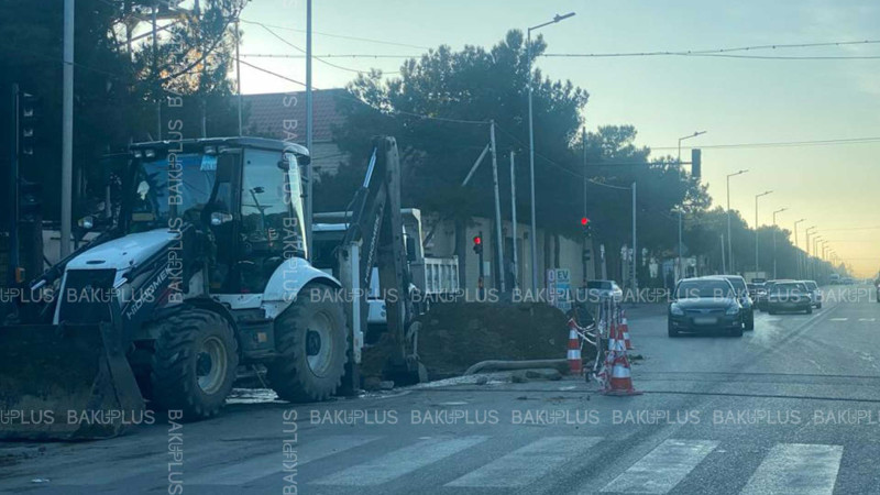 Maştağa yolunda qazıntı işləri aparılır